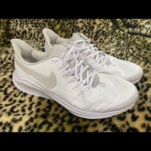 Nike Zoom Vomero Sneakers